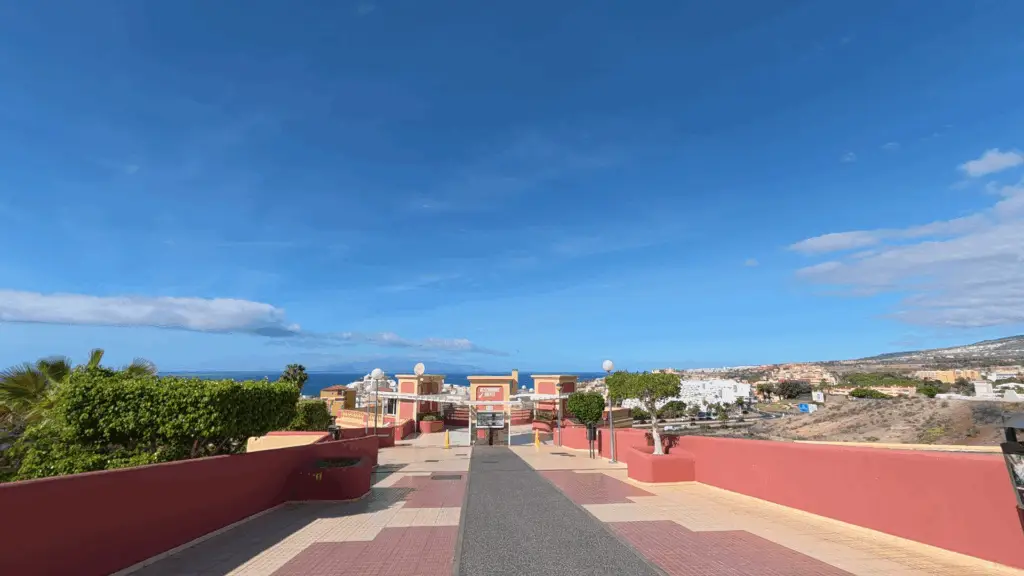 The main route from the reception, the hill.